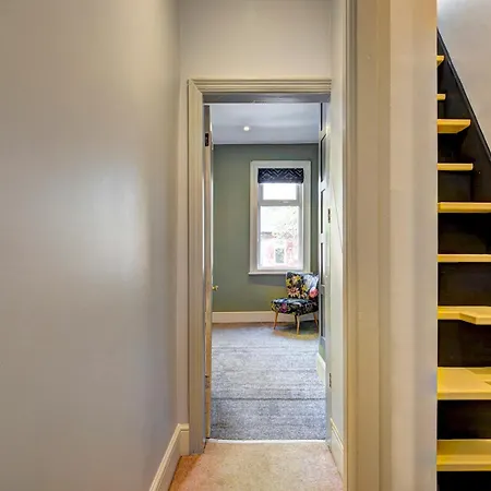 Stunning Garden Home By Levenshulme Station - Pass The Keys