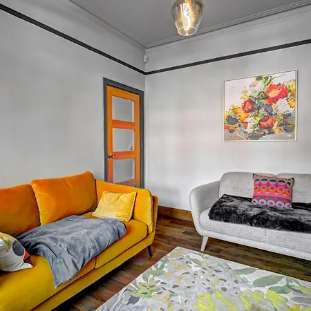 Holiday home Stunning Garden Home By Levenshulme Station - Pass The Keys Manchester