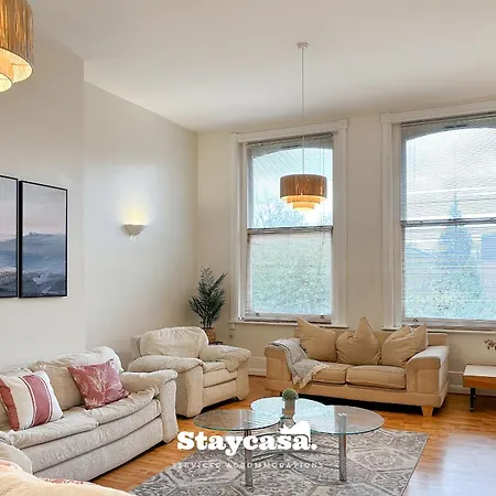Apartamento Whalley Range Hideaway 7mins To With Parking Mánchester