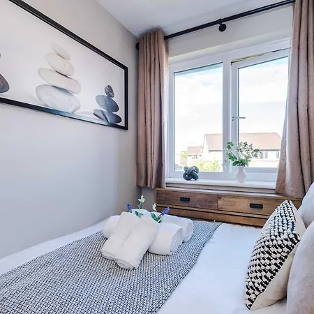 New! Spacious 3-bed By 53 Degrees Property, Ideal For Weekend Guests & Business! *