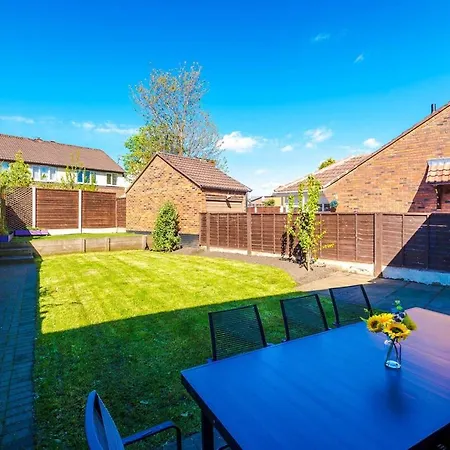 New! Spacious 3-bed By 53 Degrees Property, Ideal For Weekend Guests & Business! * Manchester