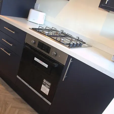Holiday home Manchester Stay Hub - 2Br With Free Parking, Near Airport & Attractions *
