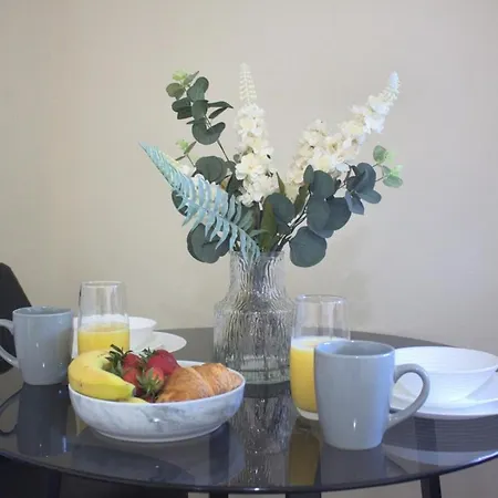 Manchester Stay Hub - 2Br With Free Parking, Near Airport & Attractions *