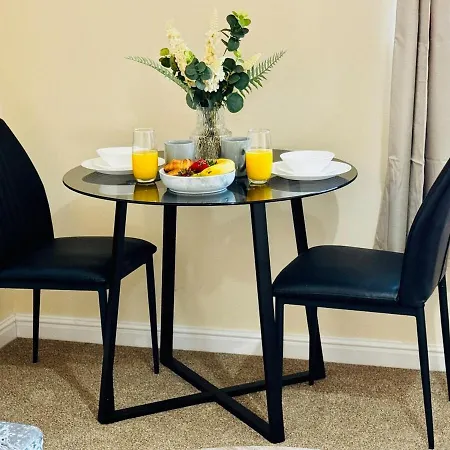 Manchester Stay Hub - 2Br With Free Parking, Near Airport & Attractions Manchester