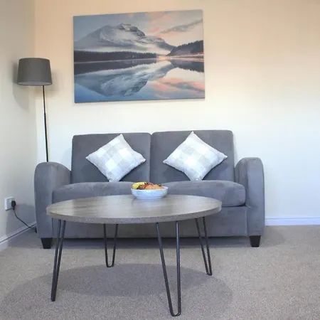 Holiday home Manchester Stay Hub - 2Br With Free Parking, Near Airport & Attractions *