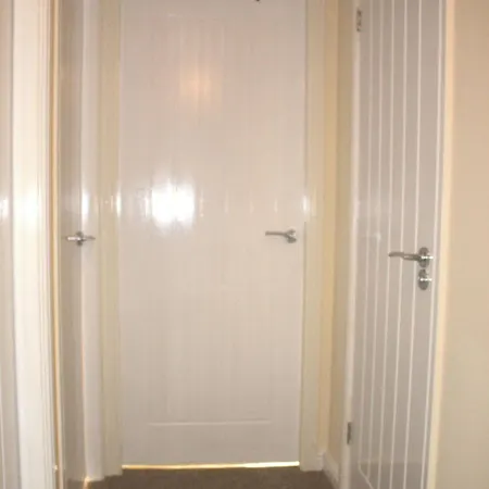 Manchester Stay Hub - 2Br With Free Parking, Near Airport & Attractions Holiday home Manchester