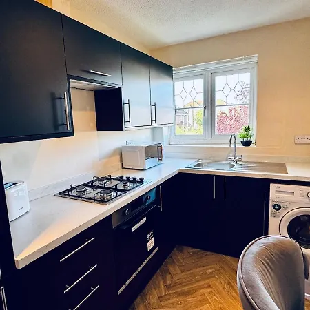 Manchester Stay Hub - 2Br With Free Parking, Near Airport & Attractions * Manchester