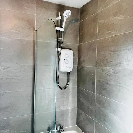 Holiday home Manchester Stay Hub - 2Br With Free Parking, Near Airport & Attractions