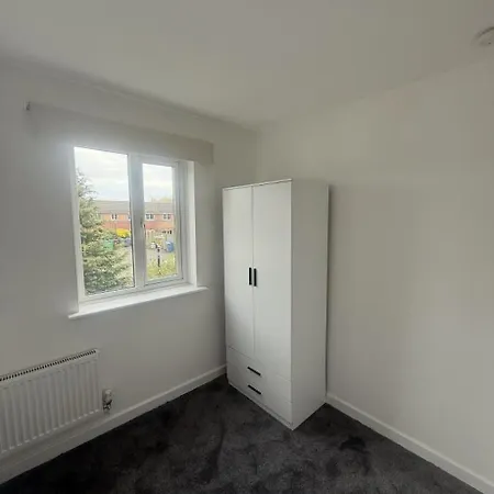 Spacious 4 Bedroom Townhouse With Gated Parking Σπίτι διακοπών
