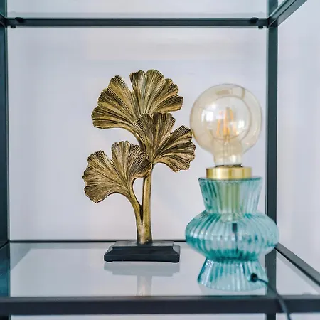 בית נופש Large 4 Bed House Sleeps 8 By Host A מנצ'סטר