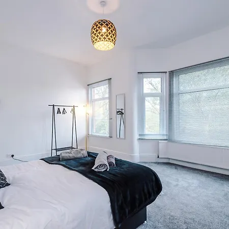 Large 4 Bed House Sleeps 8 By Host A בית נופש *