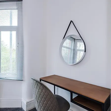 Large 4 Bed House Sleeps 8 By Host A בית נופש