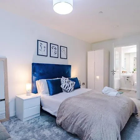 New Stylish Mcr Picadilly 2 Mins Away ! *