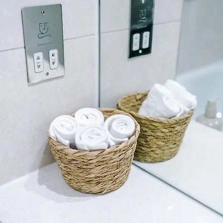 Apartment New Stylish Mcr Picadilly 2 Mins Away ! Manchester