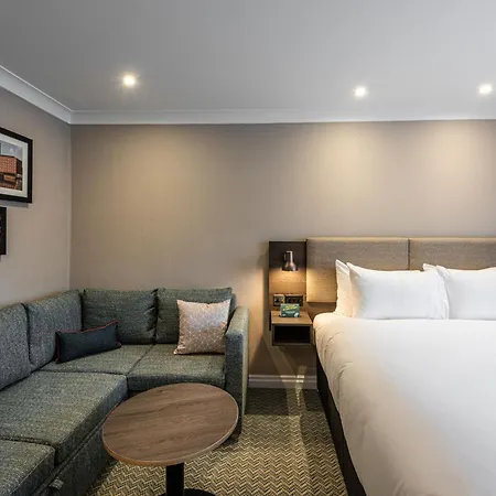 - - Oldham By Ihg فندق