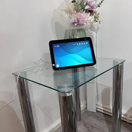 Holiday home Lovely + Free Parking *