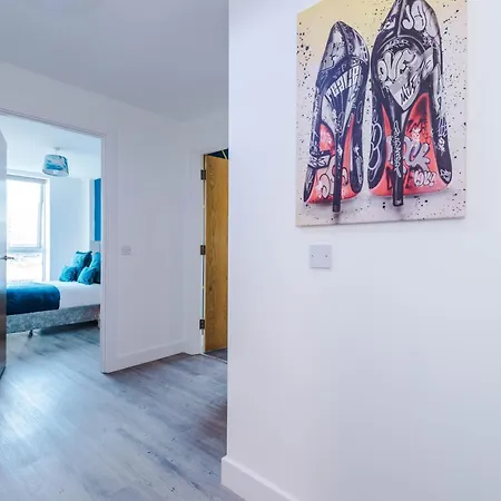 Lux Livin' - Luxury 5 Bed Centre Appartement