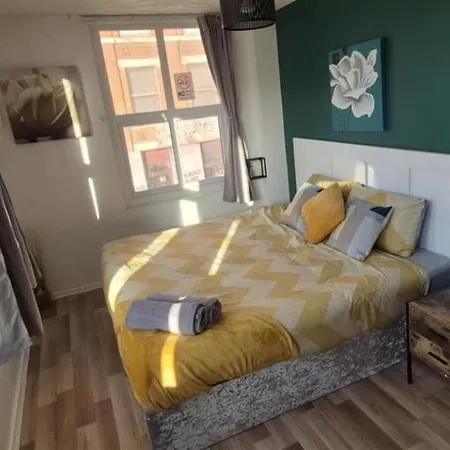 Prime Centre Apartment! *