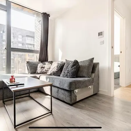 Luxury 1 Bedroom Apartment, Center With Balcony 公寓