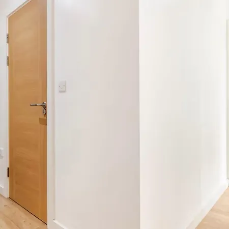 Appartement Luxury 1 Bedroom Apartment, Center With Balcony