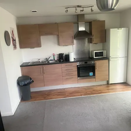 Cozy 2 Bed With Balcony Etihad Views, Steps From Coop Live *