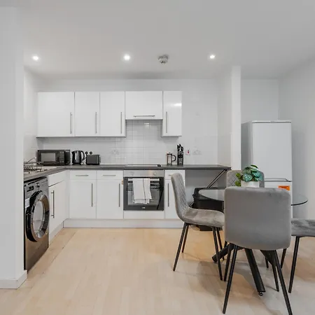 Lux Livin' - Luxury 2 Bed Apartment City Centre Free Parking * Manchester