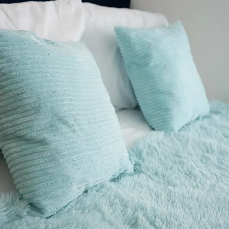 Apartment Lux Livin' - Luxury 2 Bed Centre Free Parking *