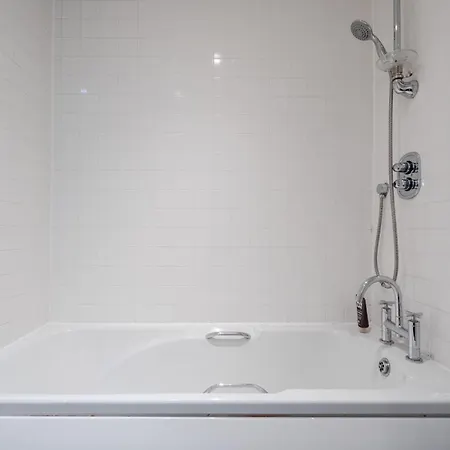 Διαμέρισμα Lux Livin' - Luxury 2 Bed Centre Free Parking