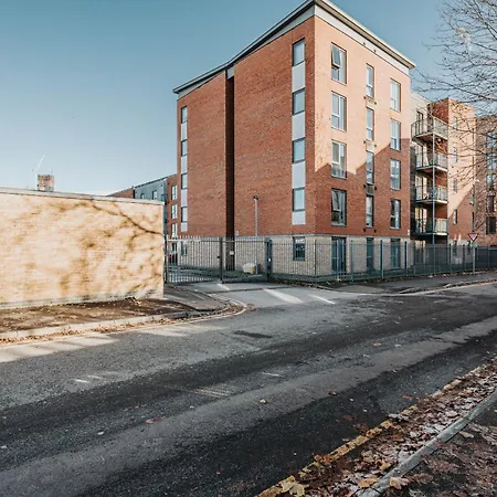 Lux Livin' - Luxury 2 Bed Centre Free Parking