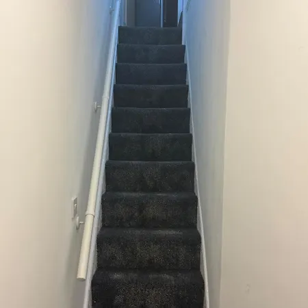 1 Bedroom Flat - Airport - 7 Mins To Man - Staycations & Business Stays! Apartamento