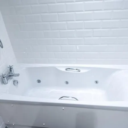 Hive Near Etihad Coop Live * Μάντσεστερ