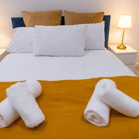 Apartamento Hive Near Etihad Coop Live *