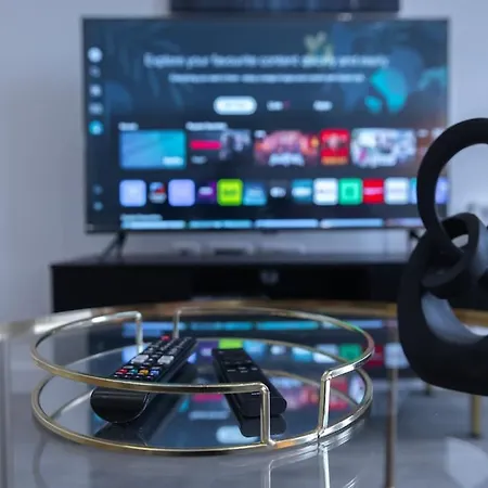 Διαμέρισμα Hive Near Etihad Coop Live