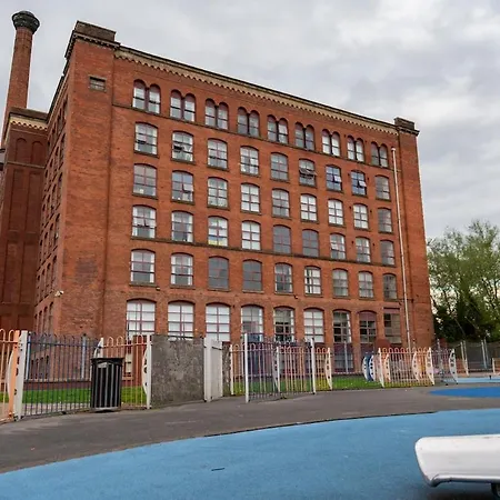 Διαμέρισμα Hive Near Etihad Coop Live *