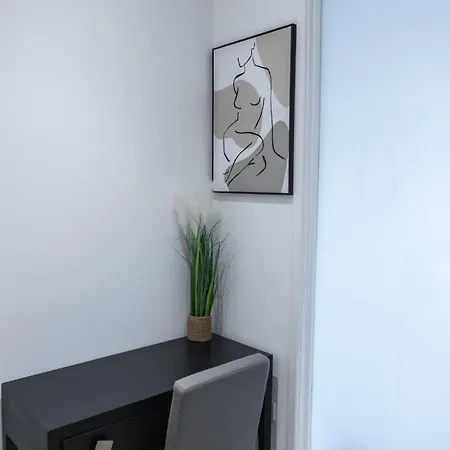 Hive Near Etihad Coop Live Apartamento