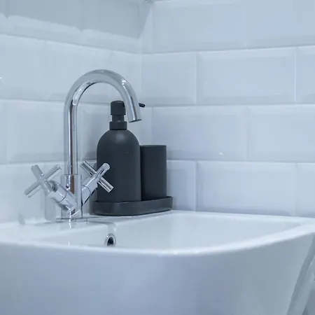 Hive Apartment *