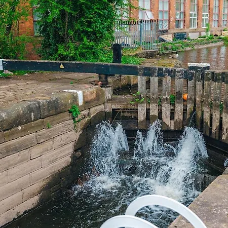 Hive Near Etihad Coop Live Διαμέρισμα *