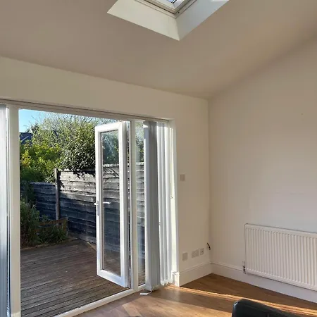 Spacious 3 Bed With Driveway Casa de Férias Manchester