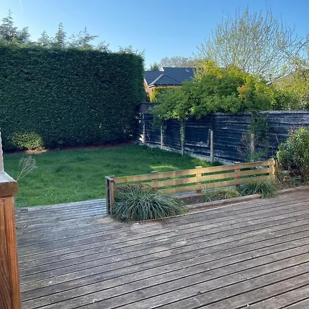 Casa de Férias Spacious 3 Bed With Driveway Manchester