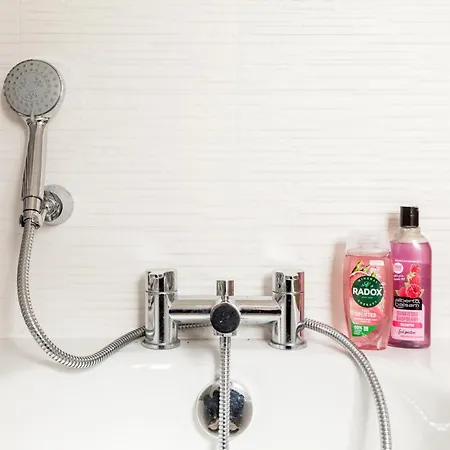 Luxury Sleeps 9 With Hot Tub & Pool * マンチェスター