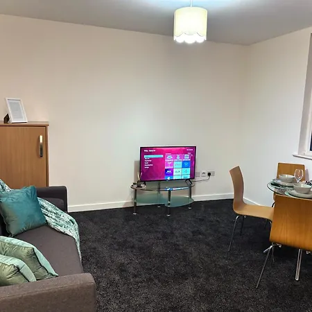 Modern And Cosy 1 Bedroom In The Heart Of In Trafford, Private Parking, Free Wi Fi, Self Check In And Late Check In Any Time Perfect Location * Manchester