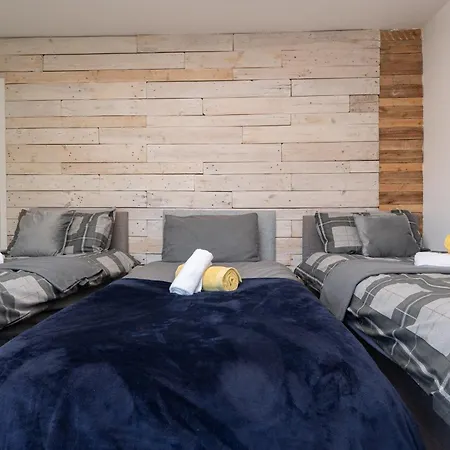 Long 3br House With Parking * Manchester