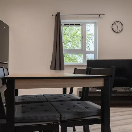 Apartment Stunning Modern 2 Bed Flat, With Parking, Near Town Manchester