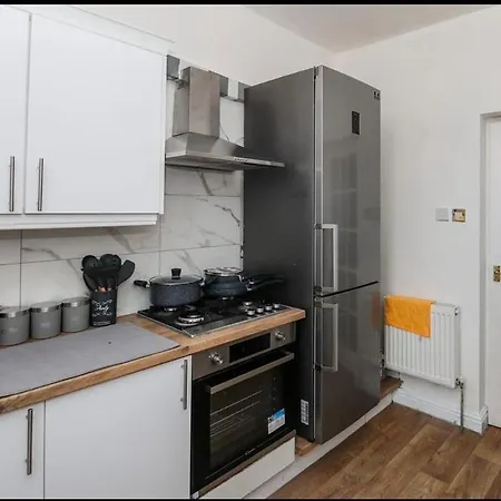 2 Min Walk Etihad Stadium & Coop Arena - 3br, Free Parking Appartement Manchester