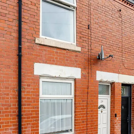 Apartment 2 Min Walk Etihad Stadium & Coop Arena - 3br, Free Parking *
