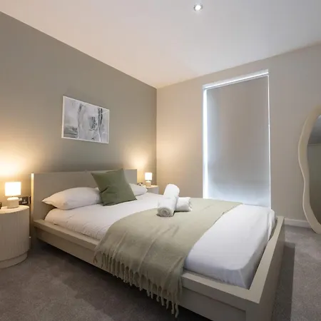 2 Bed Flat Free Parking By Superhost Apartment *
