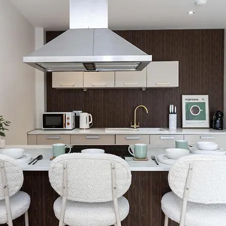 Apartment 2 Bed Flat Free Parking By Superhost