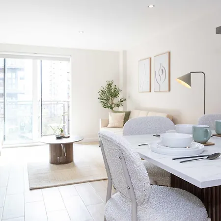 2 Bed Flat Free Parking By Superhost