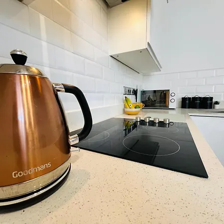 Chic Mill With Canal Views Manchester