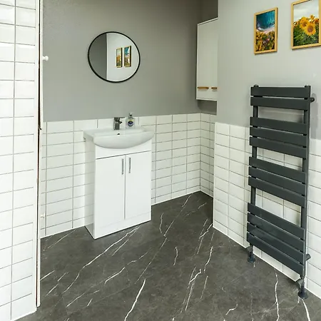 Appartement Spacious 3 Bed With Free Parking 20mins From Center *